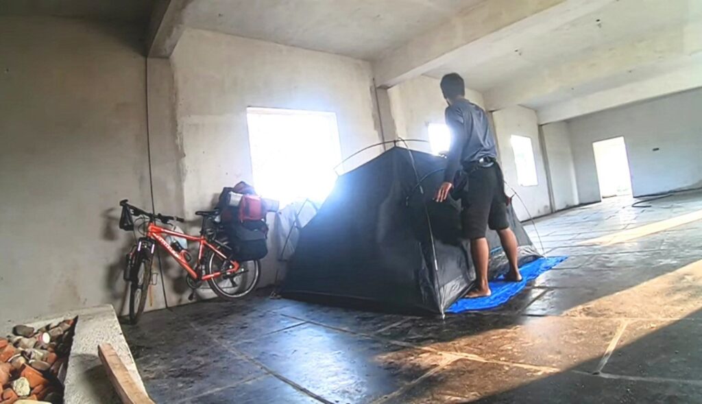 Pitching tent all-India cycle tour